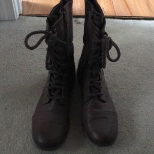 Combat boots